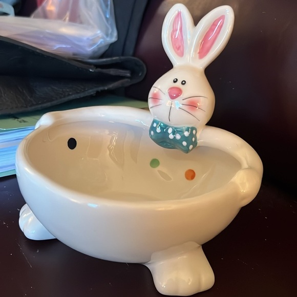 Easter Bunny 3-D White Polka Dot Bow Tie Candy Trinket Bowl Dish - Picture 10 of 15